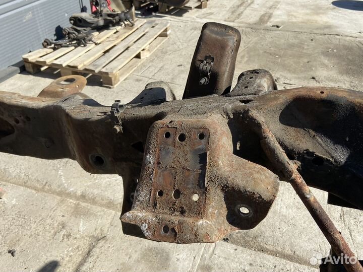 Передняя часть рамы Chevrolet Suburban GMT400