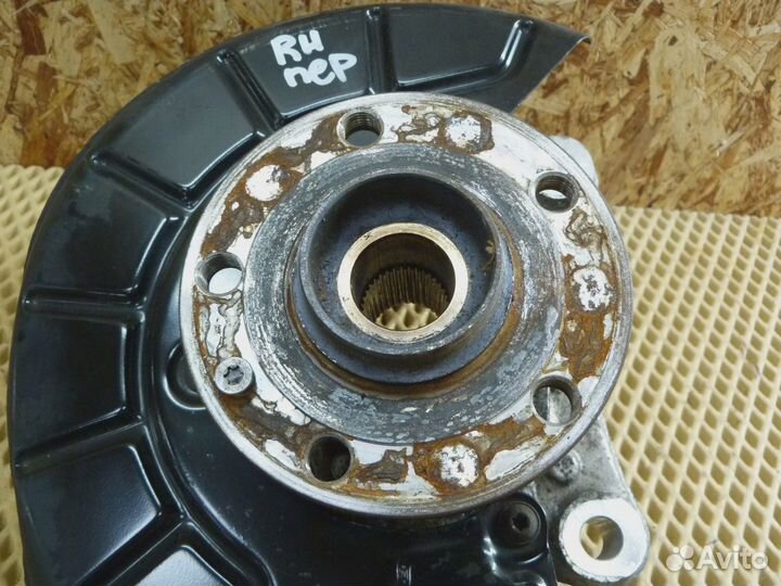 Кулак поворотный передний правый VW Passat B7 2011-2015 (3C0407254F)