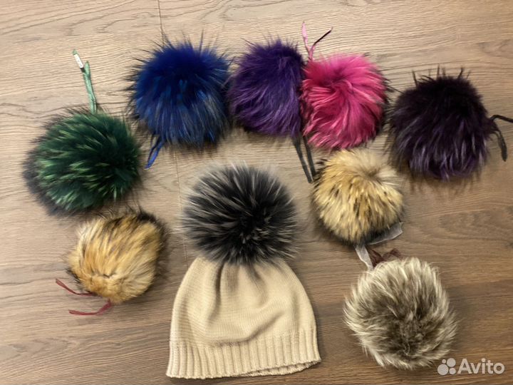 Шапка с натуральным помпоном
