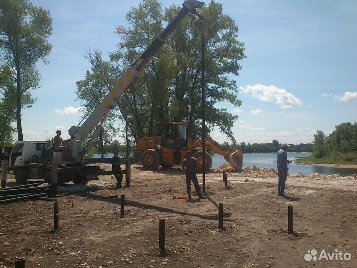 Винтовой фундамент под одноэтажный дом из бревна