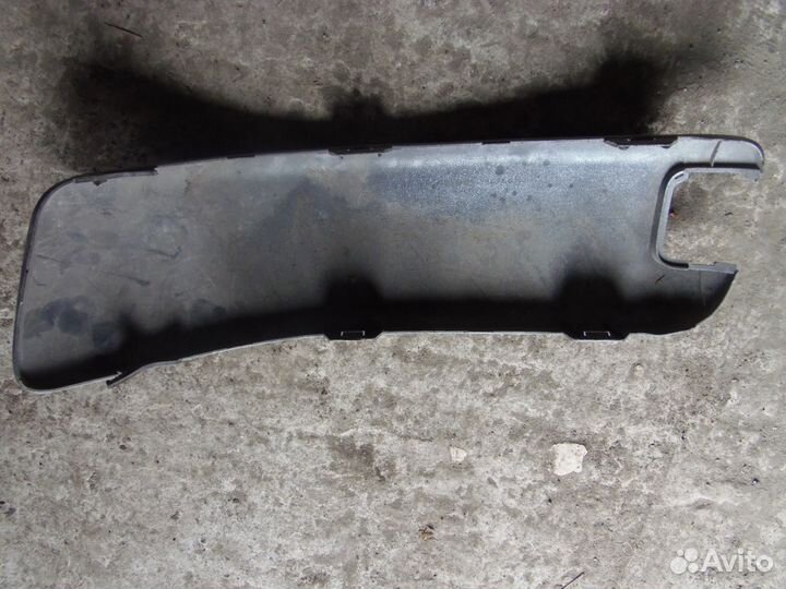 Ласта переднего бампера Toyota Suced