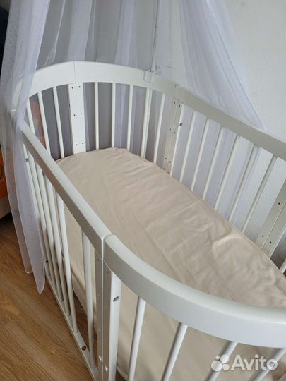 Детская кроватка трансформер с маятником овальная