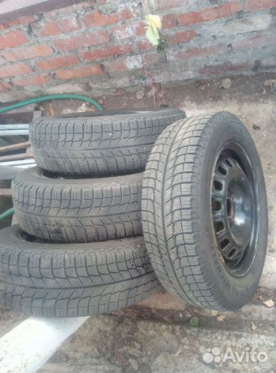 Комплект зимних шин Michelin185/60 r14 на дисках