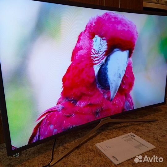 Телевизор SMART tv Samsung изогнутый