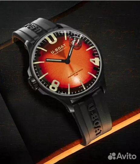 U-Boat Darkmoon Quartz Red 9501