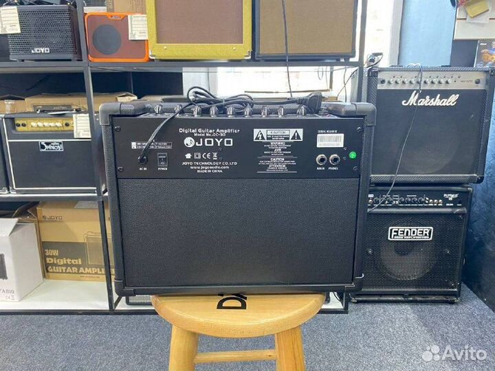 Комбоусилитель с драм машиной