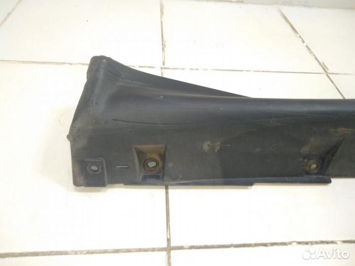 Накладка порога правая Nissan Juke F15 2010