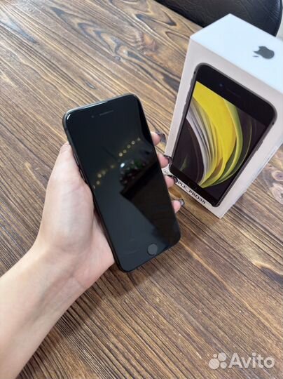 iPhone SE (2020), 64 ГБ