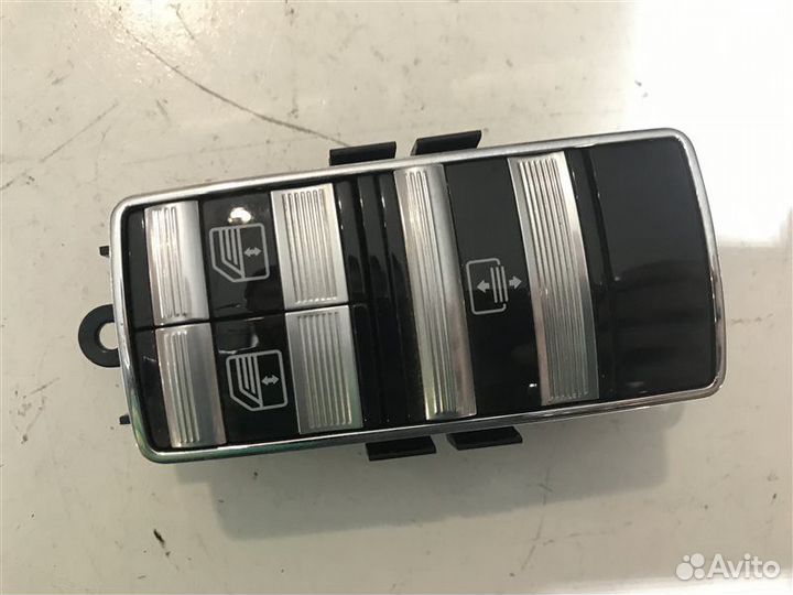 Кнопка стеклоподъемника задняя правая