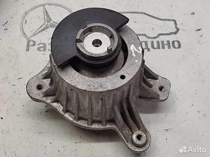 Опора двигателя w205 C-class 264.915 09.2018