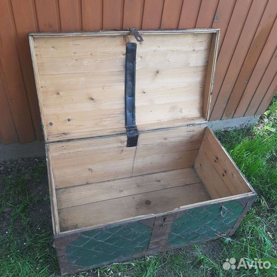 Сундук деревянный старинный