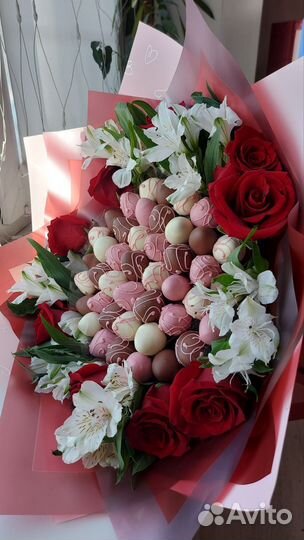 Клубника в шоколаде букеты