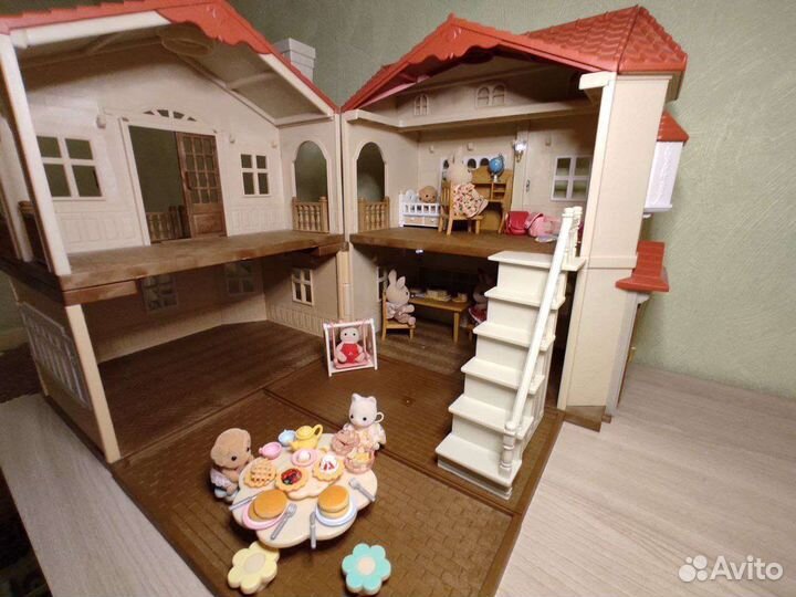 Sylvanian Families домик с мебелью и машиной