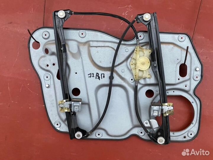 Механизм стеклоподъемника передний правый Vw