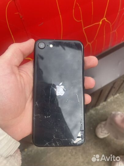 iPhone SE, 64 ГБ