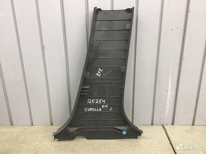 Обшивка средней стойки левая Toyota Corolla E15 20