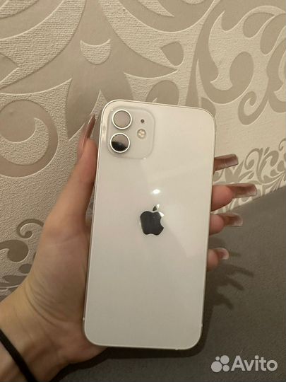 iPhone 12, 64 ГБ