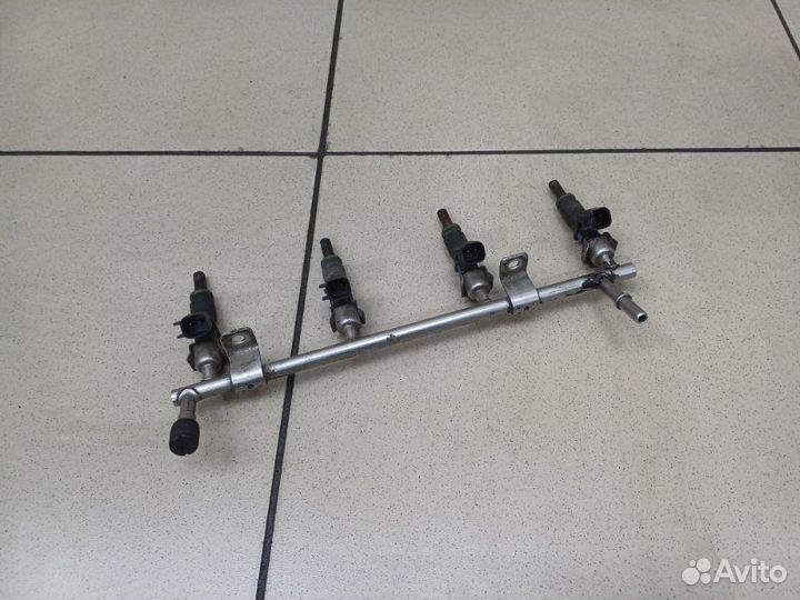 Топливная рейка (рампа) Opel Astra J хэтч 1.6