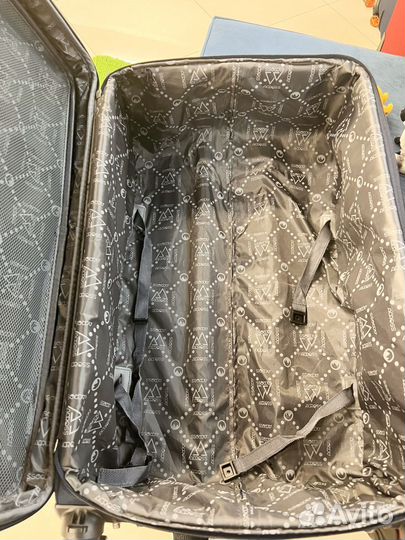 Чемодан новый большой