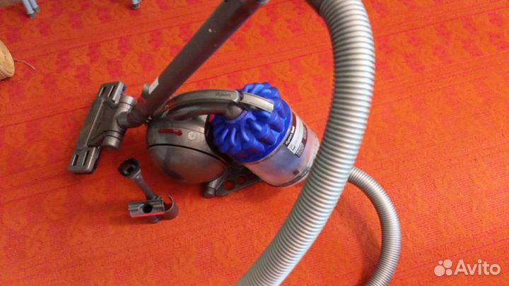 Пылесос Dyson рабочий