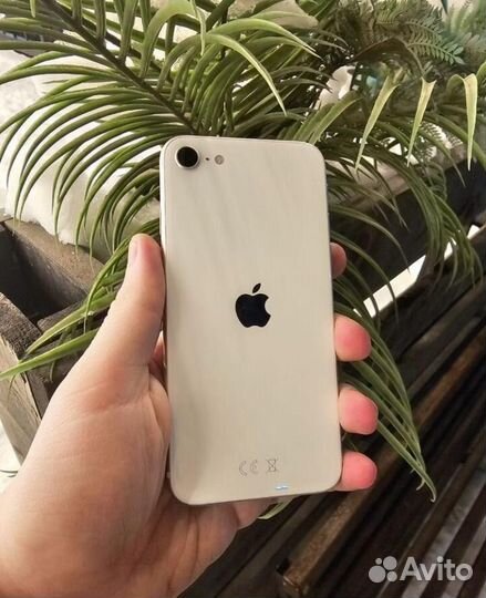 iPhone SE, 64 ГБ
