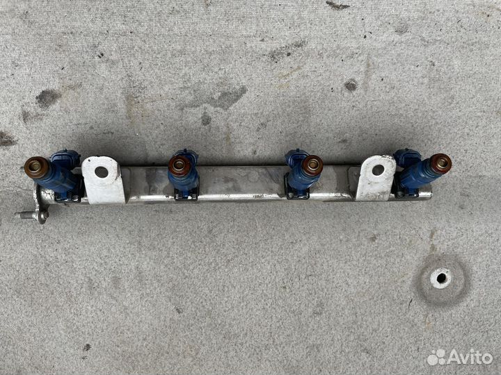 Топливную форсунку рампу Kia Ceed ED 1.6 G4FC