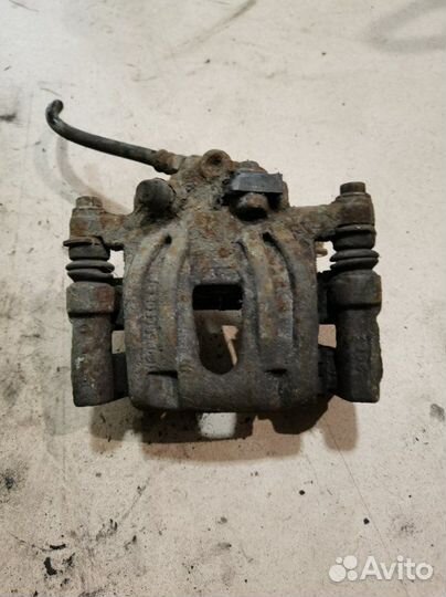 Суппорт тормозной задний левый Mercedes-Benz Vito