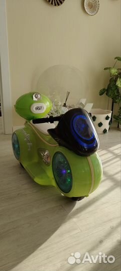 Детский электромобиль