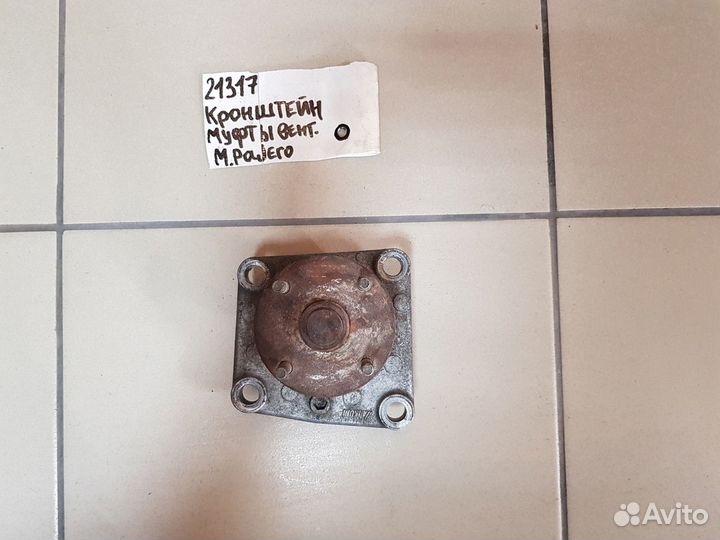 Mitsubishi Pajero Кронштейн муфты вентилятора
