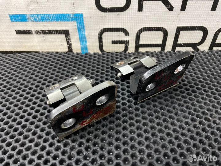 Петля двери передняя правая Bmw X3 E83