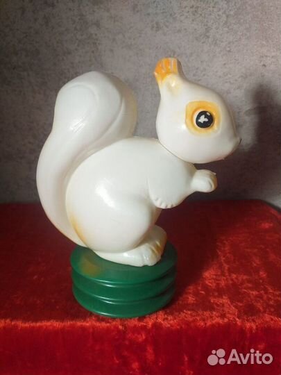 Пластмассовые игрушки дутыши