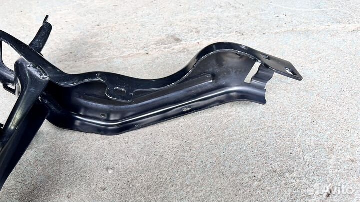 Кронштейн фары Bmw X5 2018- 51647421709 G05, левый