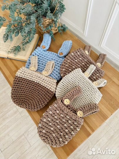Плетеная корзинка- органайзер на кроватку