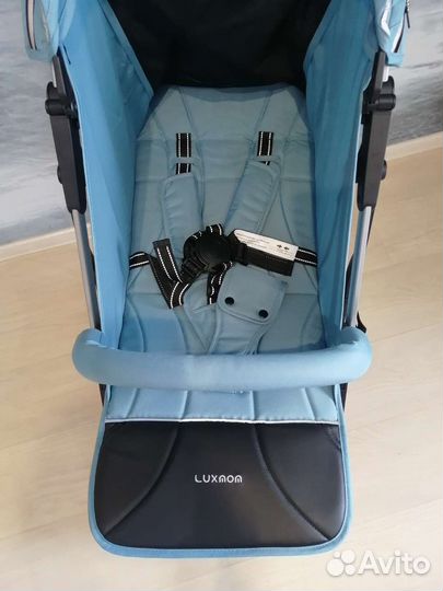 Коляска легкая новая