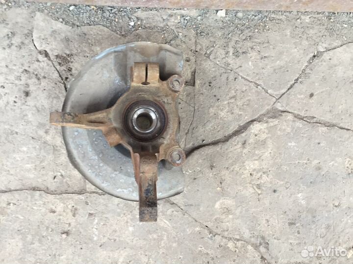 Кулак передний правый Mitsubishi Outlandr 3 (2020)