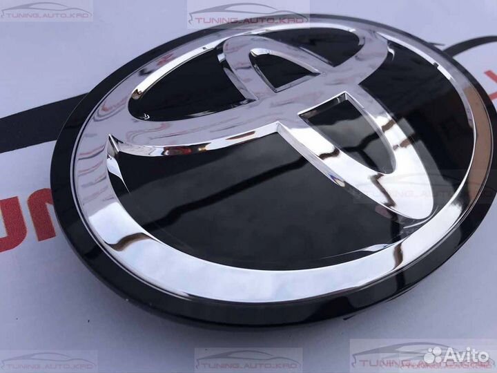 Эмблема Toyota Land Cruiser 200 C3770