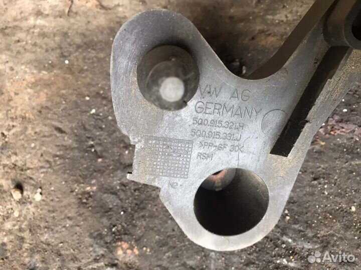 Площадка под аккумулятор Skoda Octavia A7