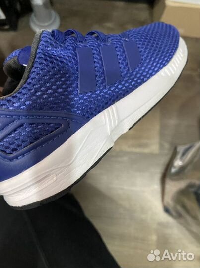 Кроссовки Адидас