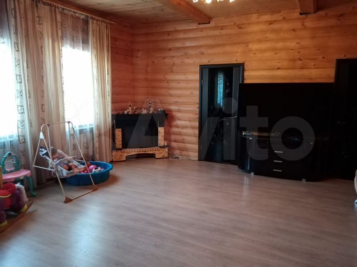 Коттедж 189 м² на участке 12 сот.