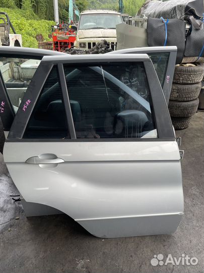 Дверь зад право c BMW X5 E53 M54B30