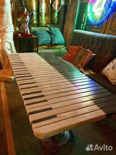 Стол обеденный 