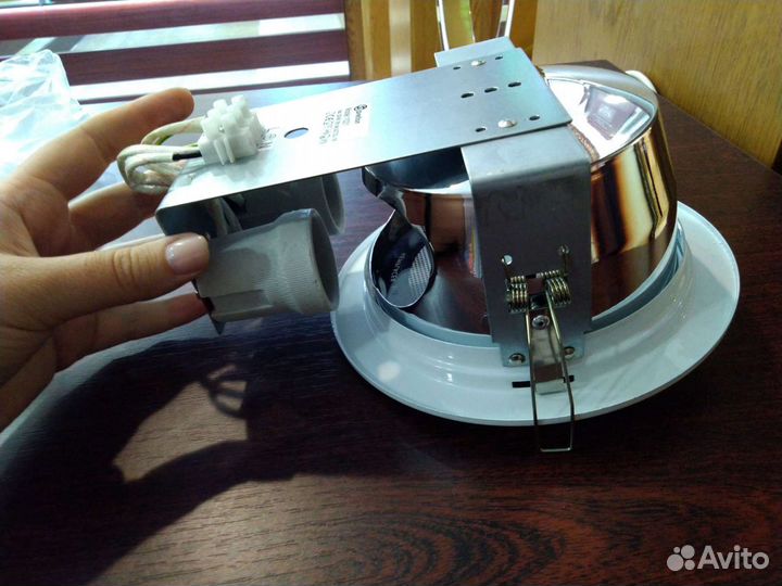 Светильник потолочный