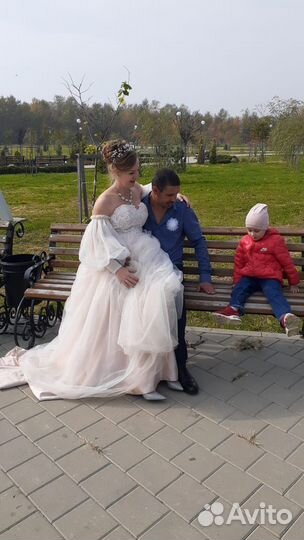 Свадебное платье со шлейфом