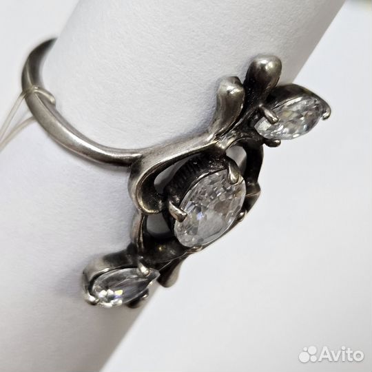 Серебряное кольцо женское