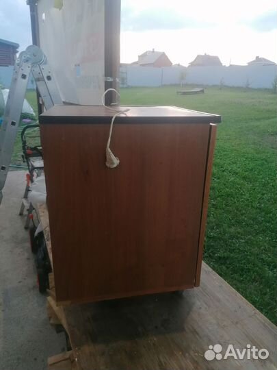 Холодильник бу маленький безкомпрессорный, бесшумн