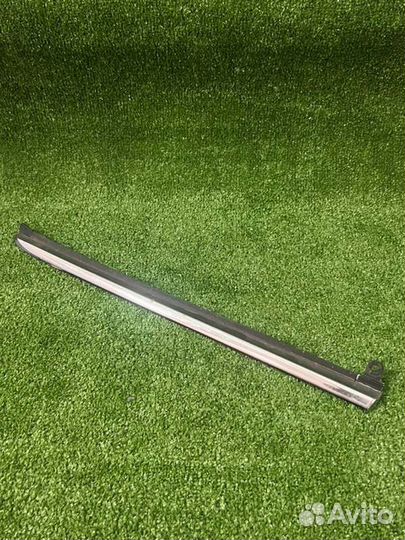 Молдинг стекла задний правый Lexus Gx470 120