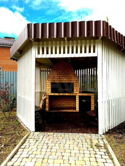 Коттедж 500 м² на участке 10 сот.