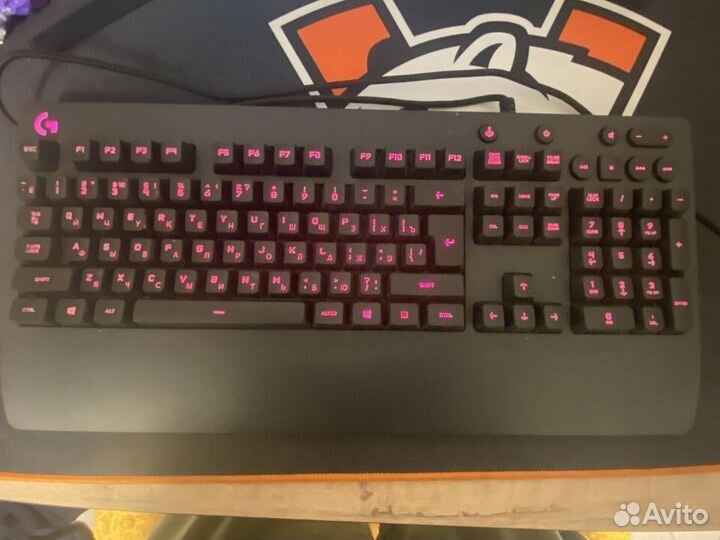 Б/У клавиатура logitech G213