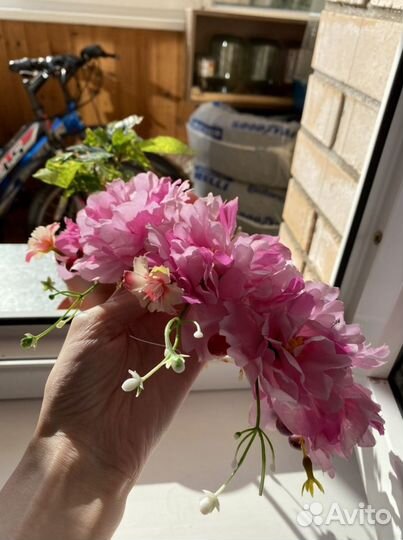 Венок искусственный с цветами