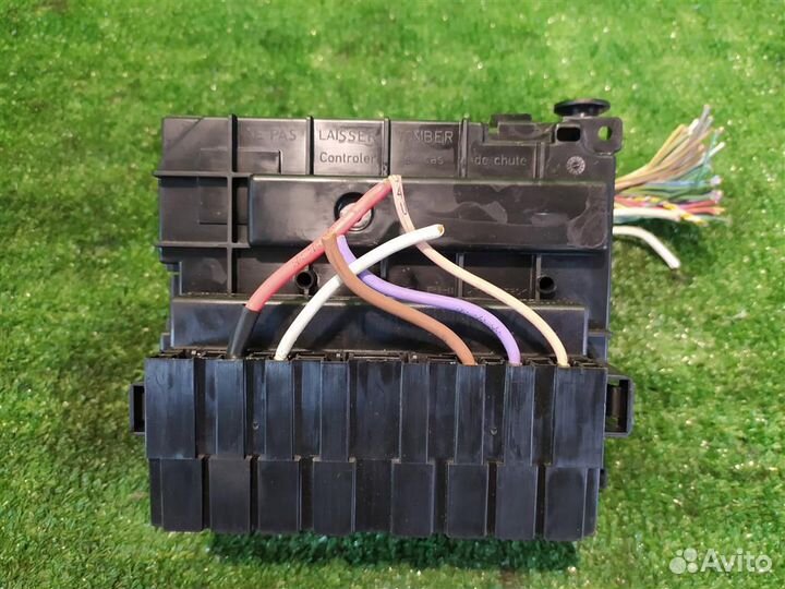 Блок предохранителей моторный Citroen C4 Picasso